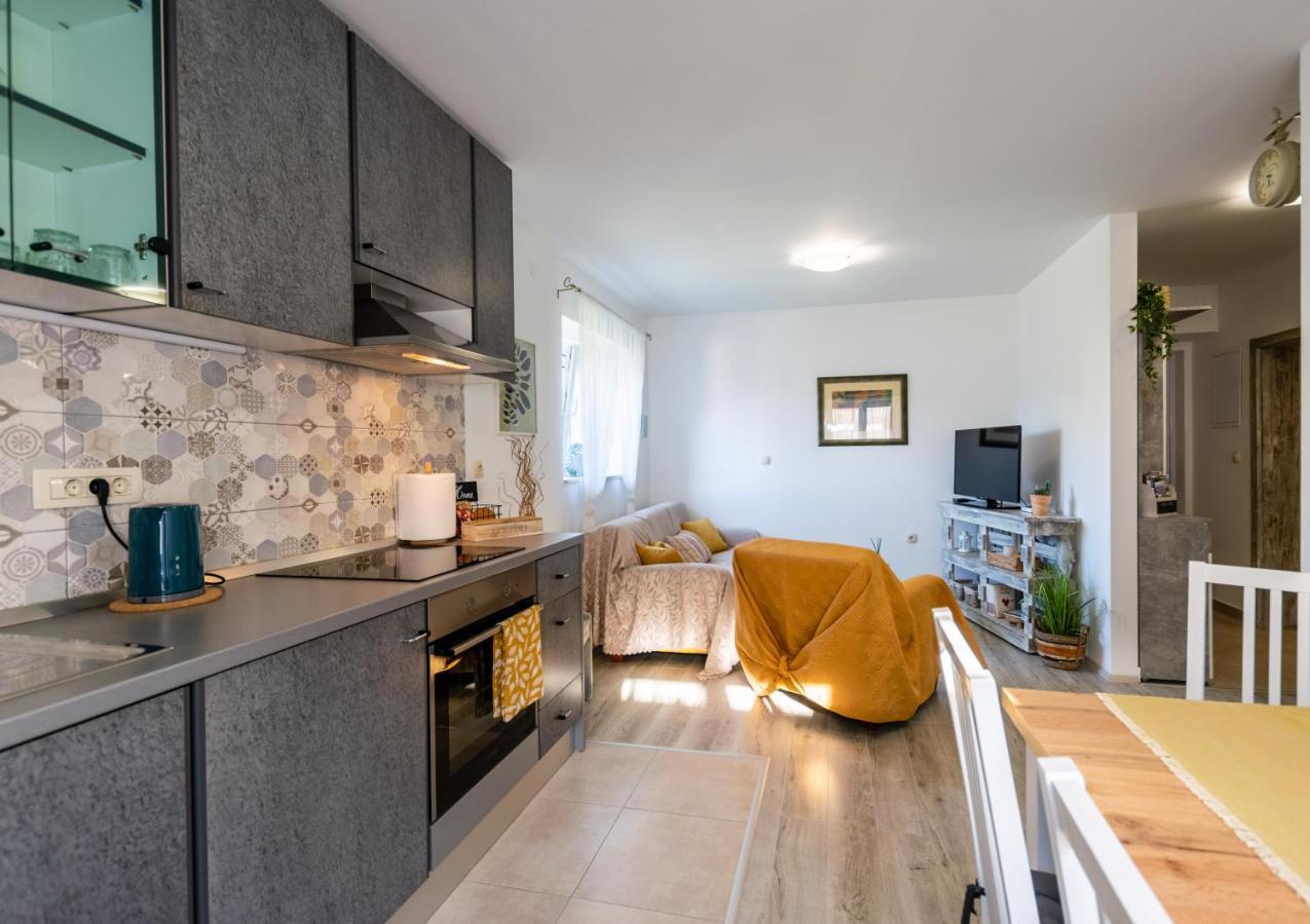 Apartman Tina Metković Esterno foto