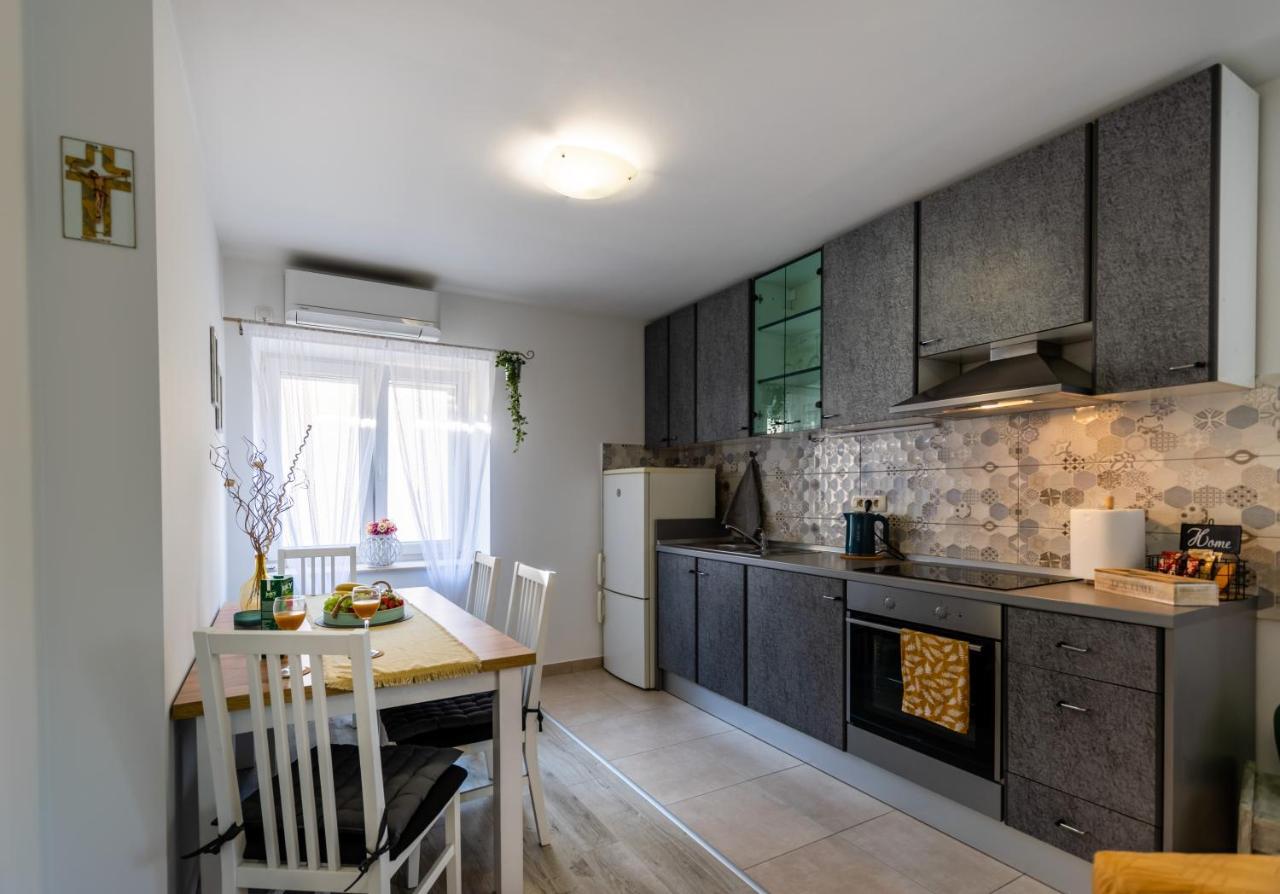 Apartman Tina Metković Esterno foto