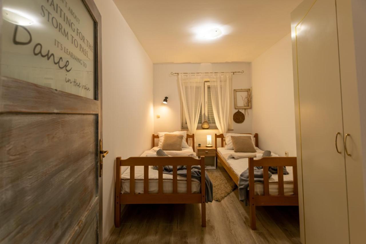 Apartman Tina Metković Esterno foto